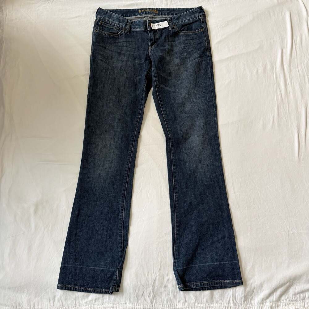 Express Zelda Barely Bootcut Jeans in Dark Wash size 8R
